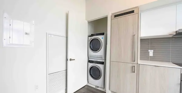 138 DOWNES ST #4810, Toronto C08, ON M5E 0E4