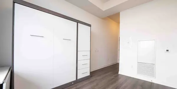 138 DOWNES ST #4810, Toronto C08, ON M5E 0E4