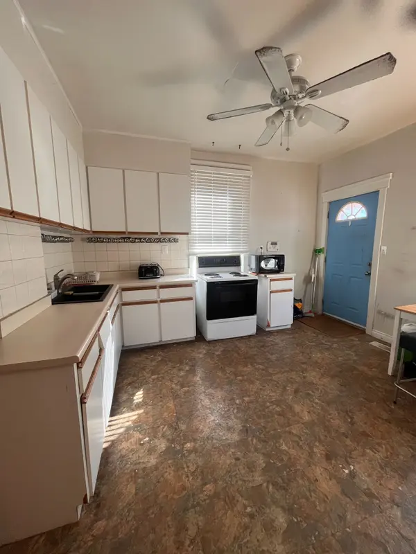 269 Sammon AVE, Toronto E03, ON M4J 1Z8