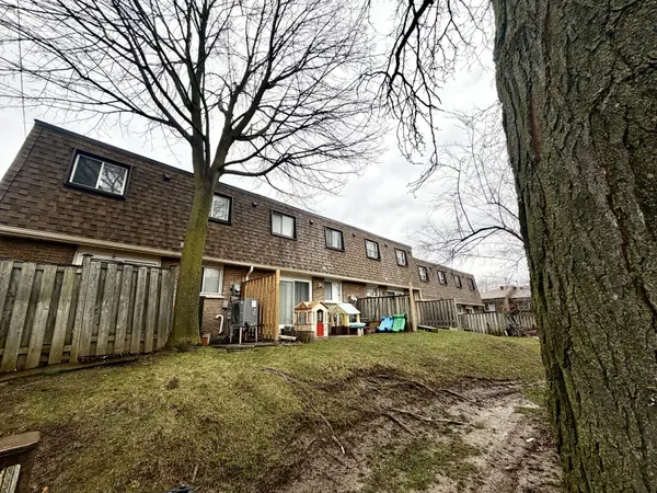 121 L'amoreaux DR #67, Toronto E05, ON M1W 2J9