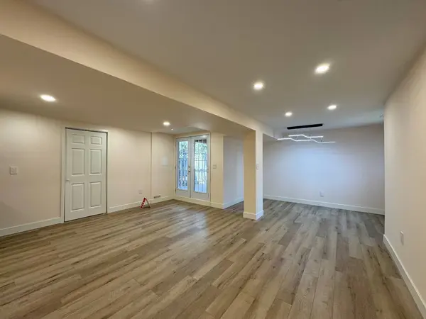 4 Mendys Forest(Lower Level) N/A, Aurora, ON L4G 5A3