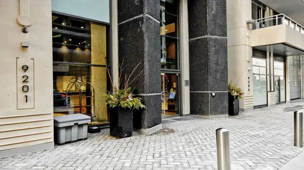 9201 Yonge St ST #911, Richmond Hill, ON L4C 1H9