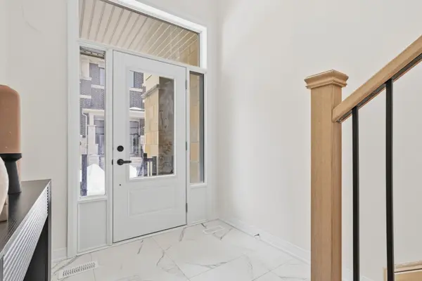 9 Norman Fleming LN, Richmond Hill, ON L4S 1N4