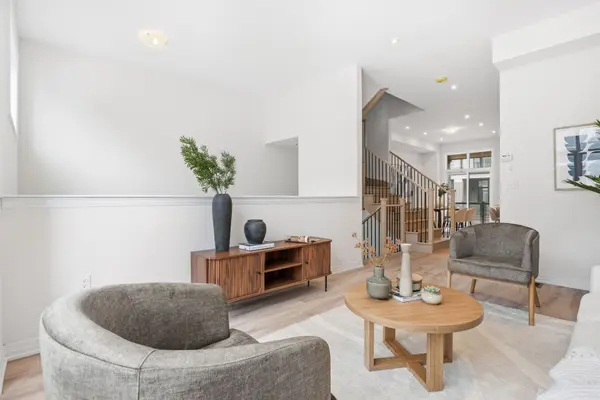 9 Norman Fleming LN, Richmond Hill, ON L4S 1N4