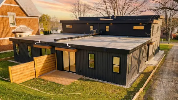 60 Gray ST, Severn, ON L0K 1E0