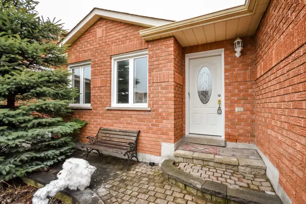 51 Mcdougall DR #Upper, Barrie, ON L4N 7H7