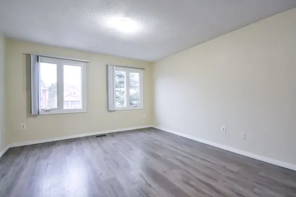 51 Mcdougall DR #Upper, Barrie, ON L4N 7H7