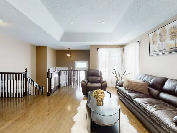 204 Proclamation DR, Barrie, ON L4N 0Y9