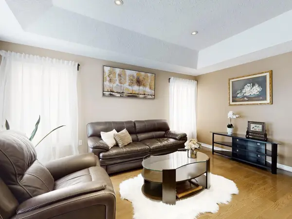 204 Proclamation DR, Barrie, ON L4N 0Y9