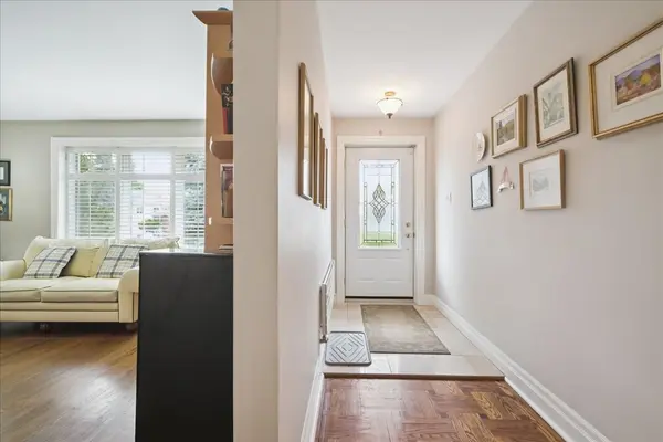 281 Pinehurst DR, Oakville, ON L6J 4X2