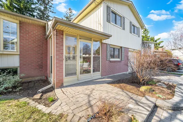 523 Trafalgar CT, Milton, ON L9T 3A8