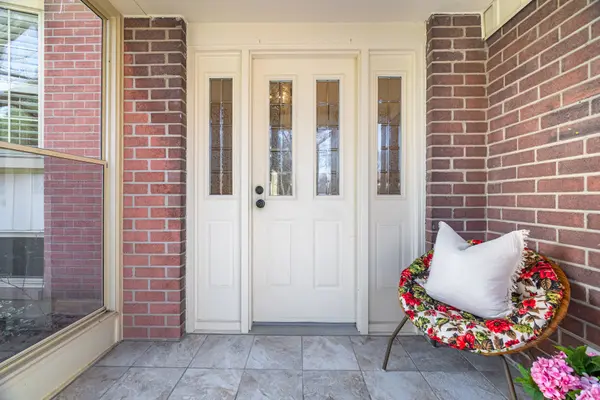 523 Trafalgar CT, Milton, ON L9T 3A8