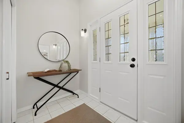 523 Trafalgar CT, Milton, ON L9T 3A8