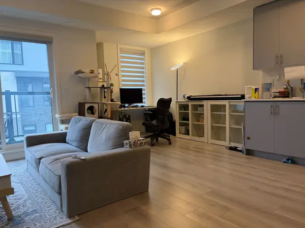 3421 Ridgeway Dr DR #4, Mississauga, ON L5L 0C1