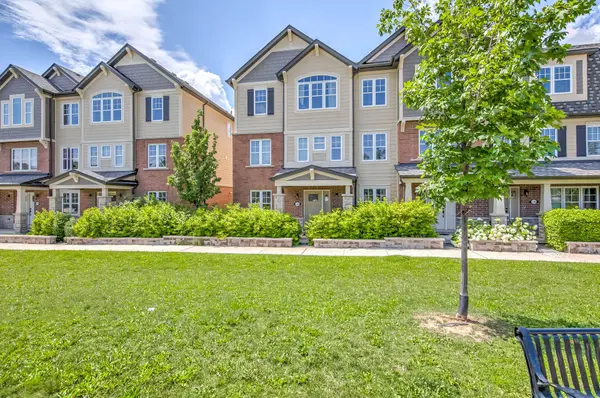 264 Sarah Cline DR #5, Oakville, ON L6M 0V4