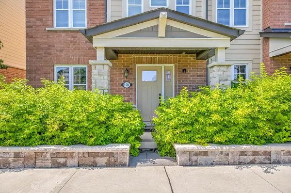 264 Sarah Cline DR #5, Oakville, ON L6M 0V4