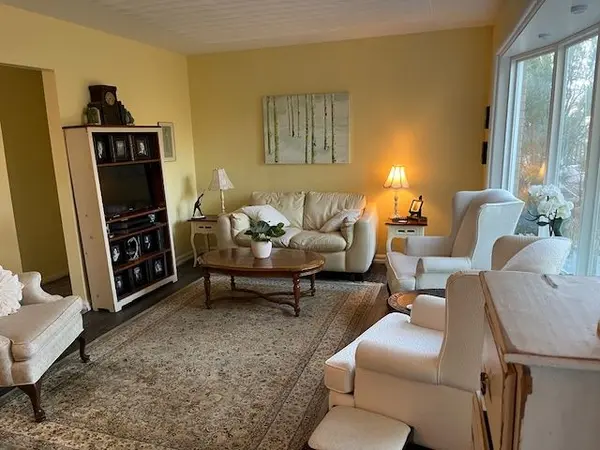 284 Appleby Line, Burlington, ON L7L 2X5