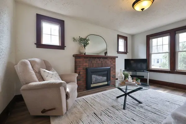 116 Mill ST S, Brampton, ON L6Y 1T3