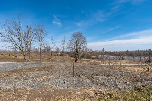 2539 Isle of Man RD, Kingston, ON K7L 4V3