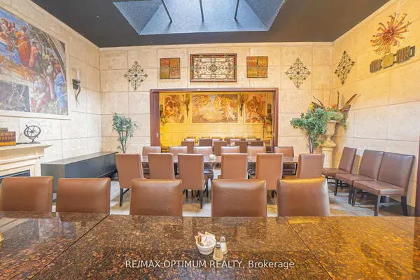 304 Stone RD W, Guelph, ON N1G 3C4