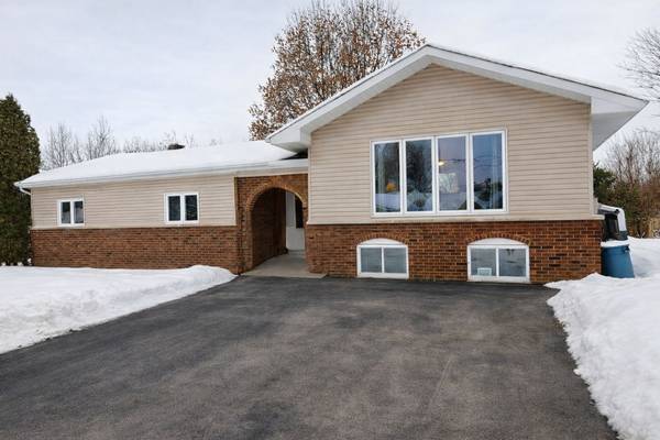 36 Nichols ST, Callander, ON P0H 1H0