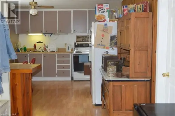 1052 Ablett CT, Algonquin Highlands, ON K0M 1J1