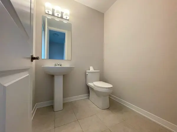 1886 Haiku ST, Barrhaven, ON K2J 6W7