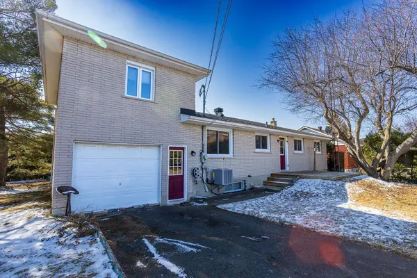 66 Fifth ST E, South Dundas, ON K0C 1X0