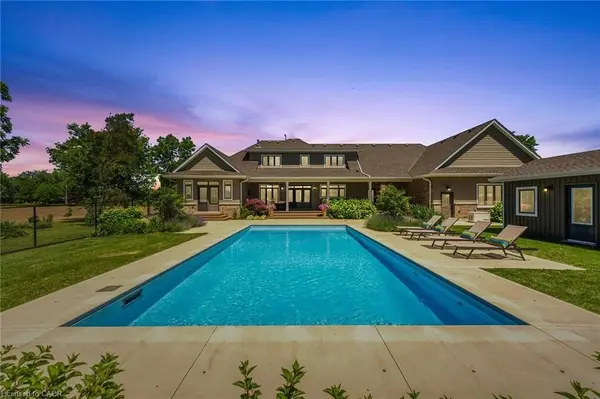 42 PARSONAGE RD, Hamilton, ON N3T 5M1