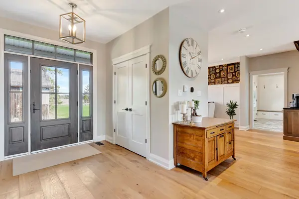 42 PARSONAGE RD, Hamilton, ON N3T 5M1