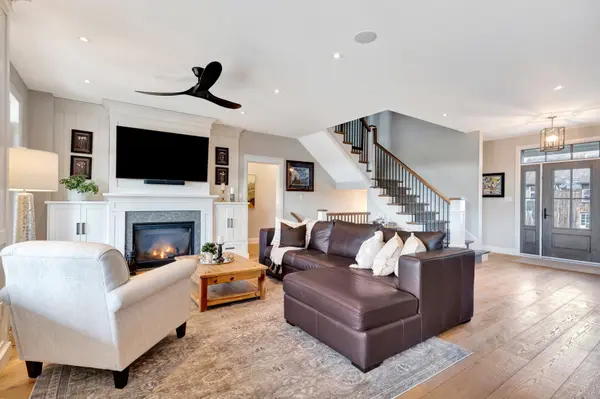 42 PARSONAGE RD, Hamilton, ON N3T 5M1