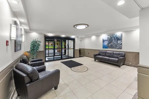 6390 Huggins ST #407, Niagara Falls, ON L2J 1H1