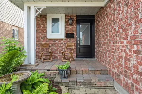 22 Thompson DR, Guelph, ON N1E 7A5