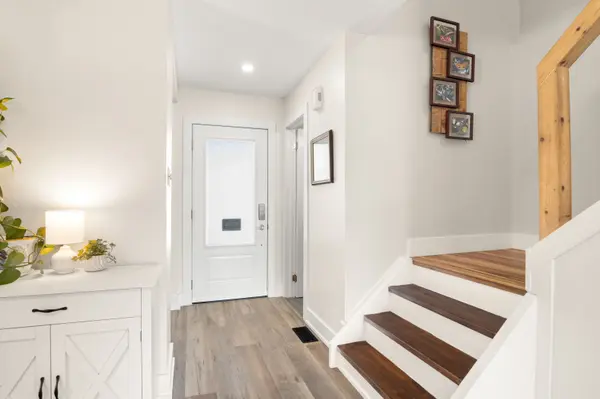 22 Thompson DR, Guelph, ON N1E 7A5