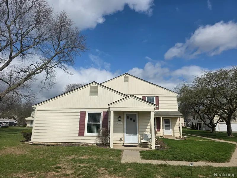 2831 Glenwood CT, Orion Charter Township, MI 48360