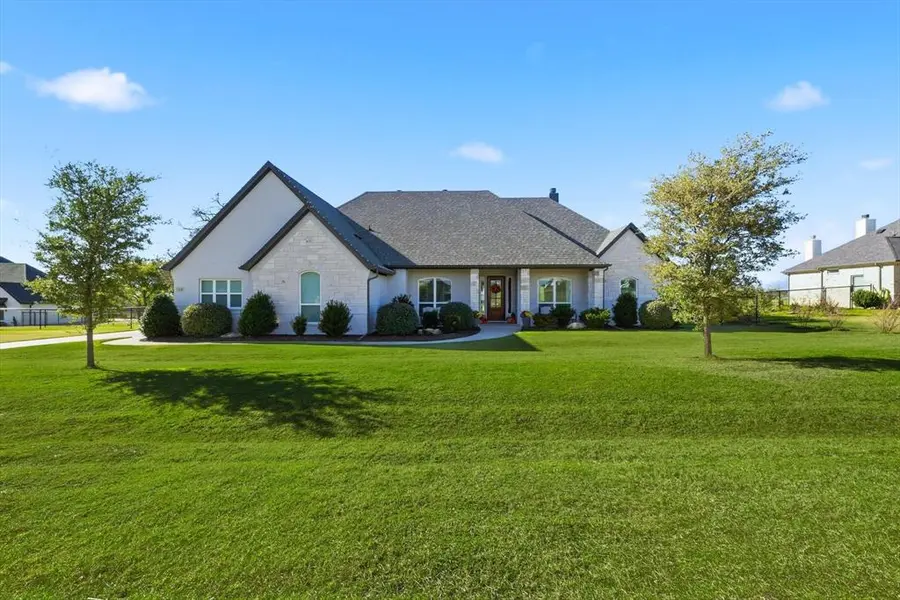 235 Columbia Court, Springtown, TX 76082