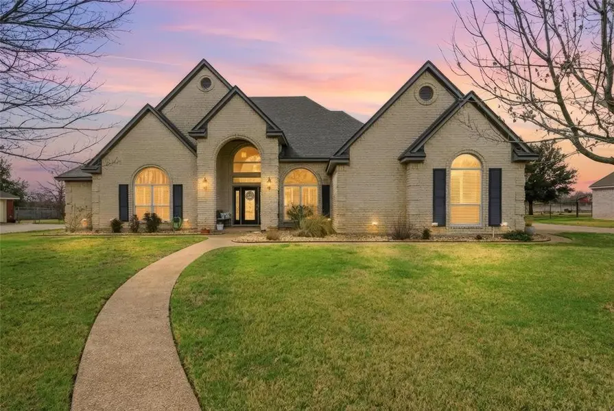 613 Remington Park Drive, Robinson, TX 76706