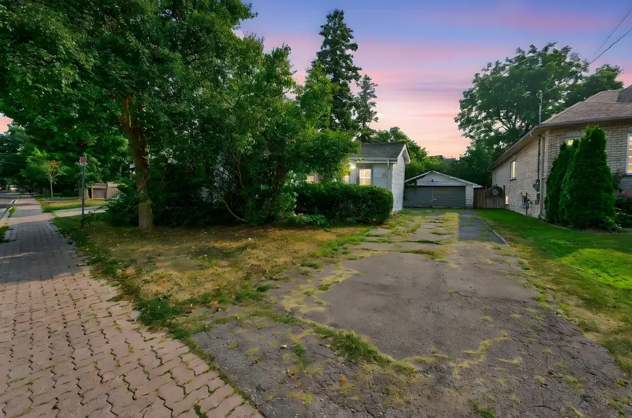 117 Lucas ST, Richmond Hill, ON L4C 4P4