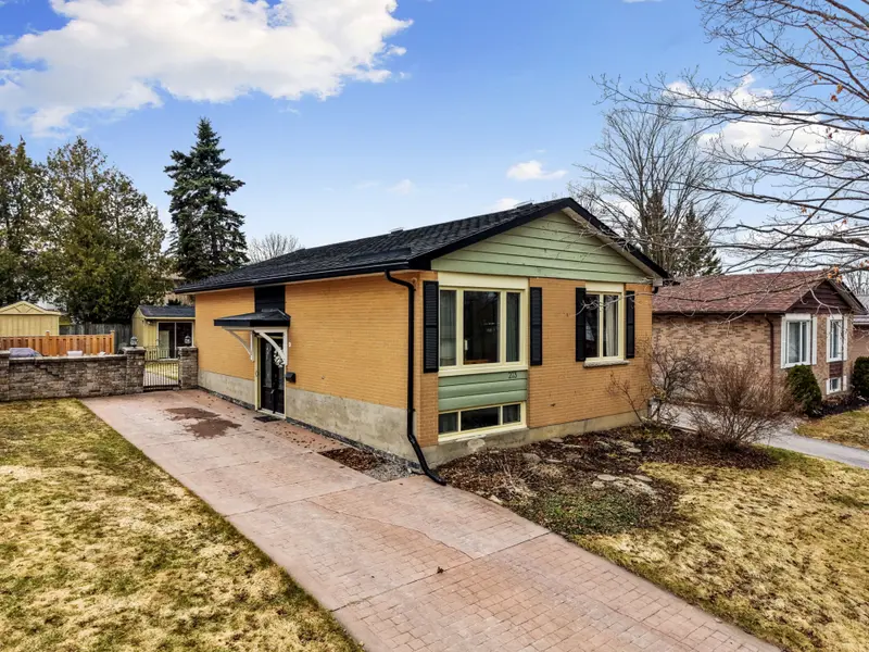 273 Maxwell AVE, Peterborough, ON K9J 1B4