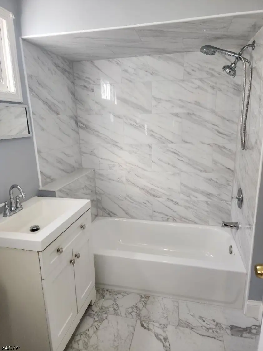 10 Westcott St, Bloomfield Twp., NJ 07003