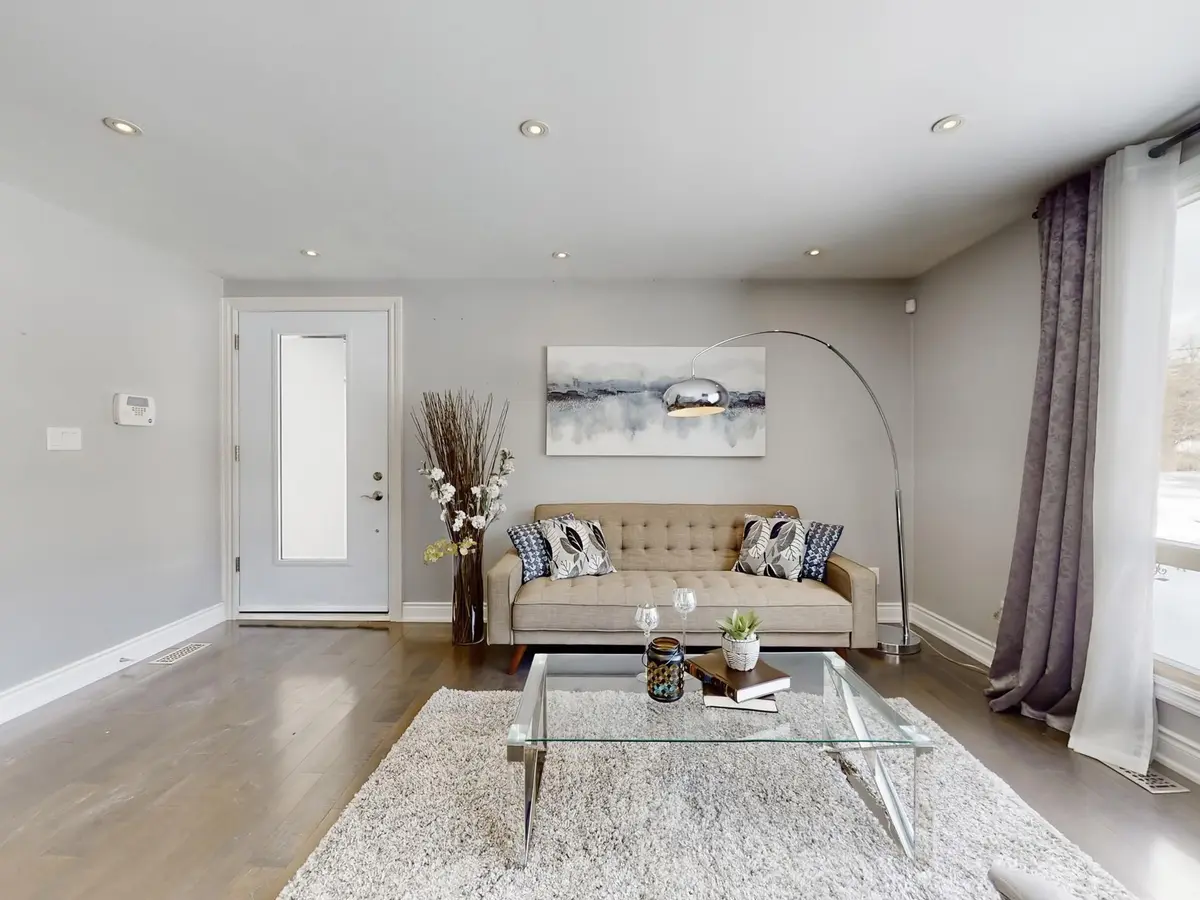 118 Kirker AVE, Toronto E09, ON M1G 1N1