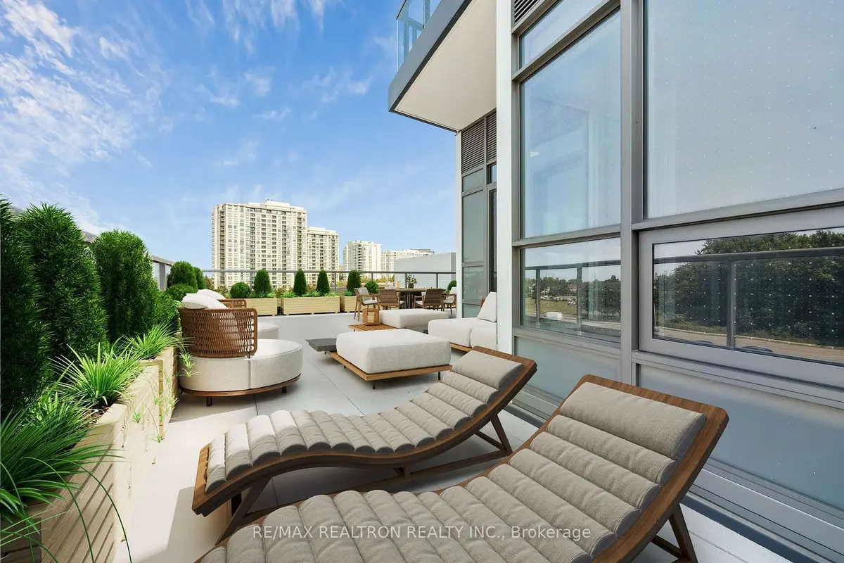 30 Upper Mall WAY #211A, Vaughan, ON L4J 0L7