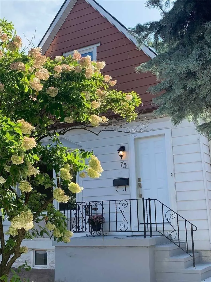 75 Eileen AVE #Main, Toronto W03, ON M6N 1V8
