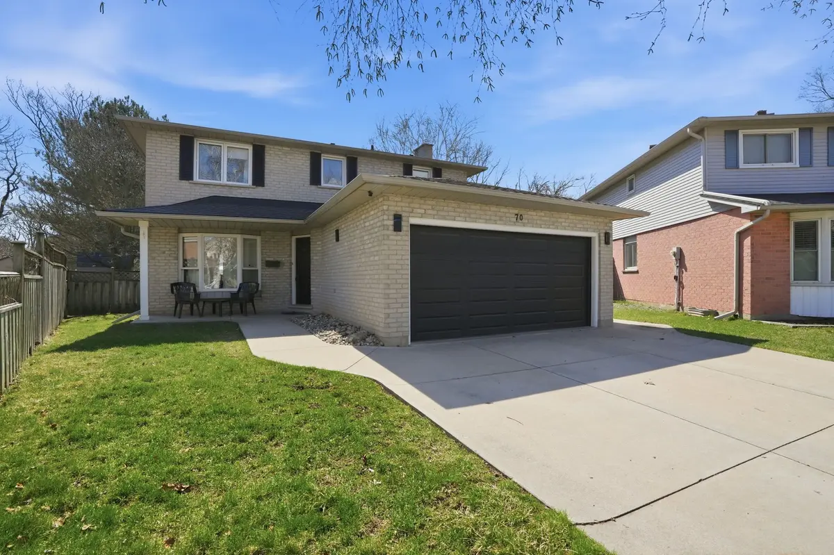 70 Strawberry DR, Hamilton, ON L8E 4R4