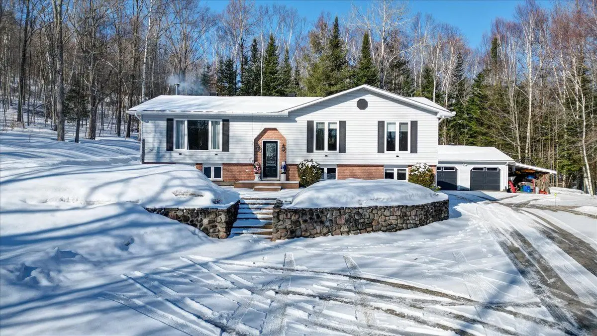 237 Clark Lake RD, Bancroft, ON K0L 1C0