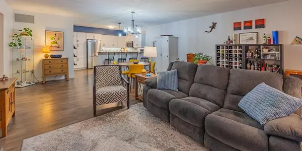 147 Provencher BLVD, Winnipeg, MB R2H 0C9