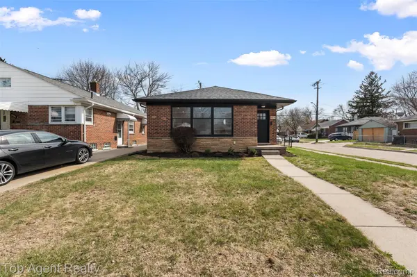12751 Oak Park BLVD, Oak Park, MI 48237