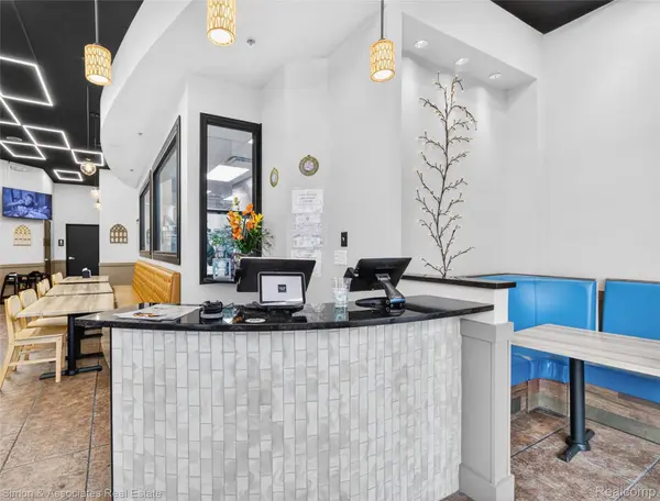 22215 michigan ave, Dearborn, MI 48124