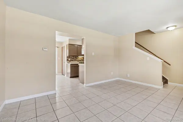 29114 Manchester ST #69, Westland, MI 48185