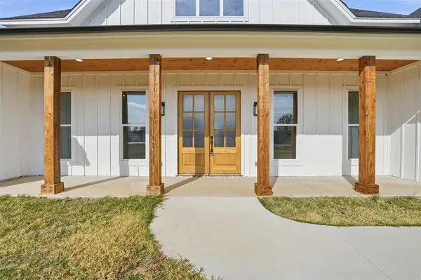 1081 Paradise Parkway, Poolville, TX 76487